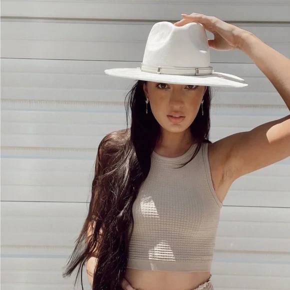 Ivory hat - Picture 5 of 5